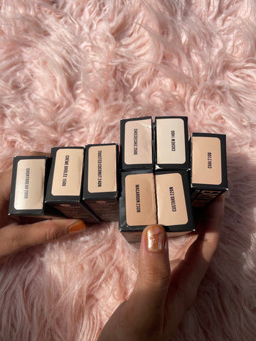 HUDA BEAUTY NATURAL EASY BLUR AIRBRUSH FOUNDATION 30 ML